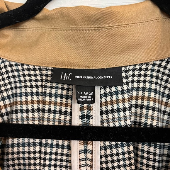 VINTAGE Camel & Plaid Swingy Trench Coat. Pristine condition, watch video - Picture 8 of 9